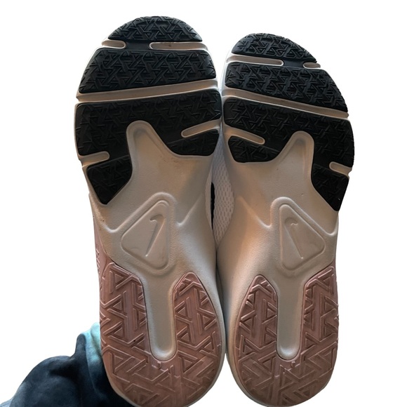 Nike Women’s Legend Essential Training Shoes White/Green/Pink Size 9 - Picture 6 of 8